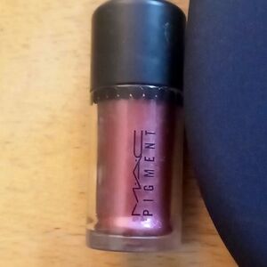 MAC Heritage Rouge pigment